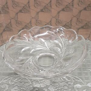 VTG Indiana Crystal Glass Willow Oleander Magnolia Centerpiece Console Bowl